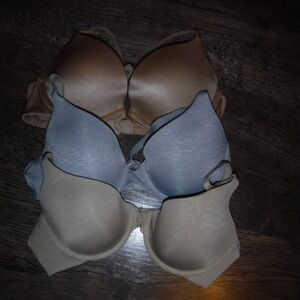 Victoria's Secret‎ Everyday Bras Lot of 3 T-Shirt Push Up Underwire Size 32B